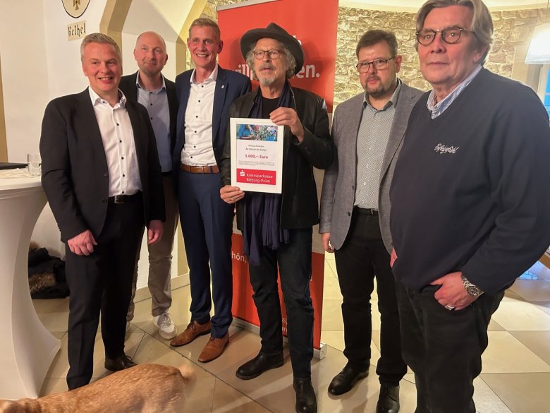 Scheckübergabe der Kreissparkasse Bitburg in Höhe von 5.000 € für das Projekt "Au secours du Congo"