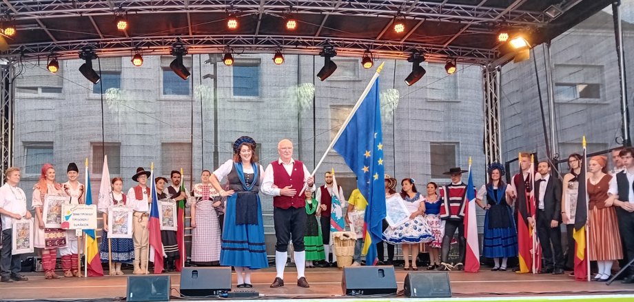 Wie beim Folklore-Festival pflegt die Stadt Bitburg auch mit ihren Partnerstädten internationale Freundschaften Wie beim Folklore-Festival pflegt die Stadt Bitburg auch mit ihren Partnerstädten internationale Freundschaften