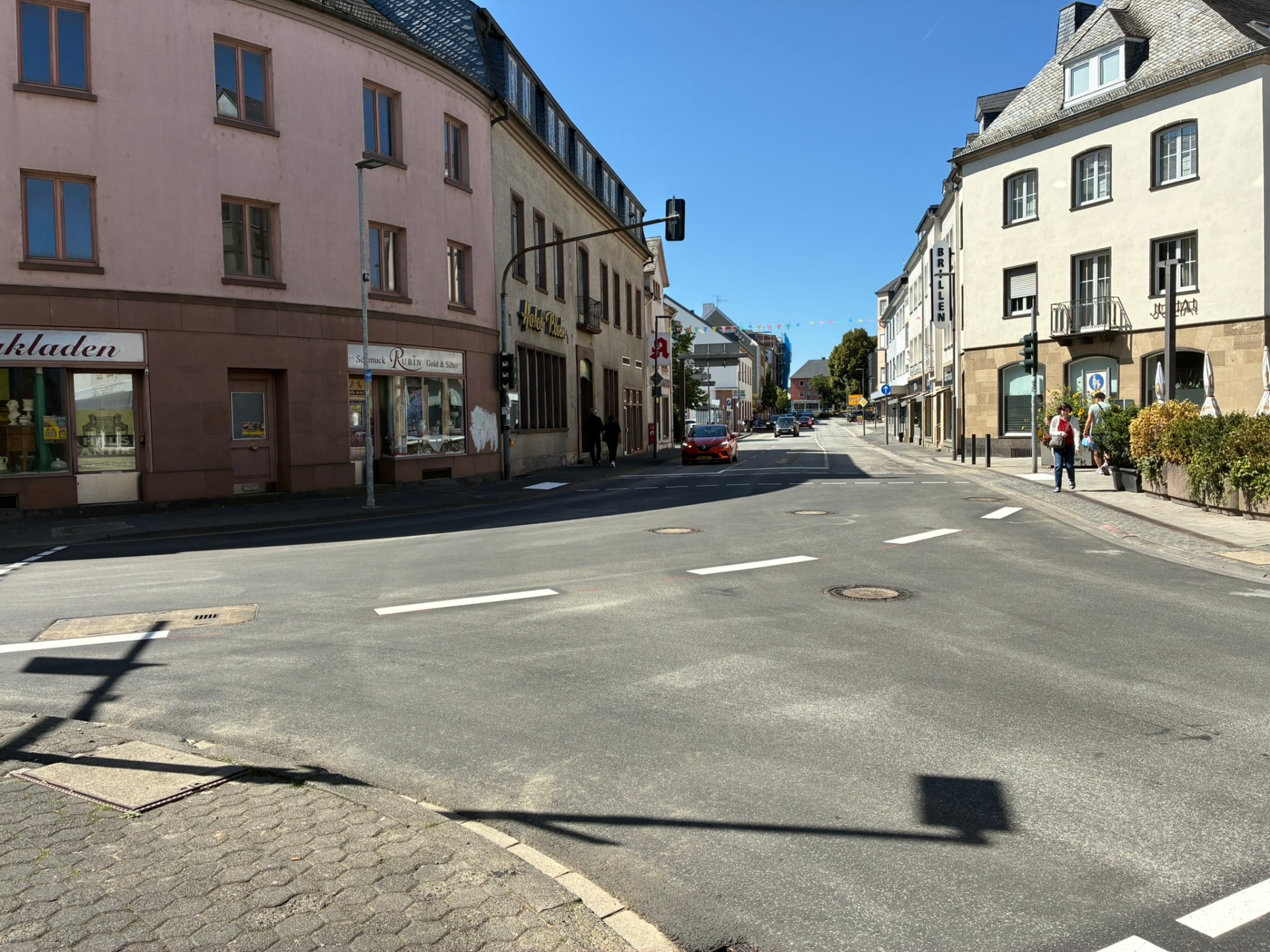 Kreuzungsbereich Trierer Straße Karenweg Borenweg