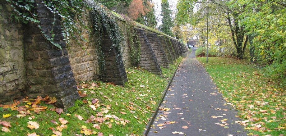 Friedhofsmauer Friedhofsmauer
