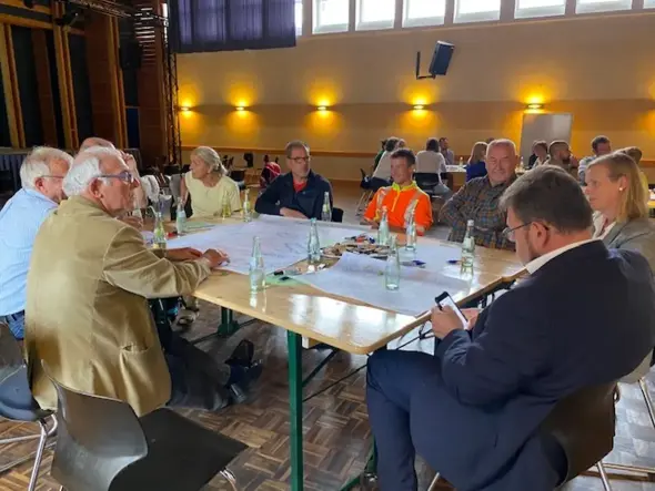 Ideen und Bürgerengagement beim Auftaktworkshop Weiterarbeit am Stammtisch am 20. Juni 2022